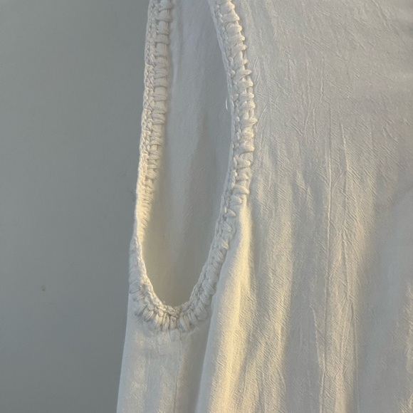 INDAH White Dress - Picture 11 of 15